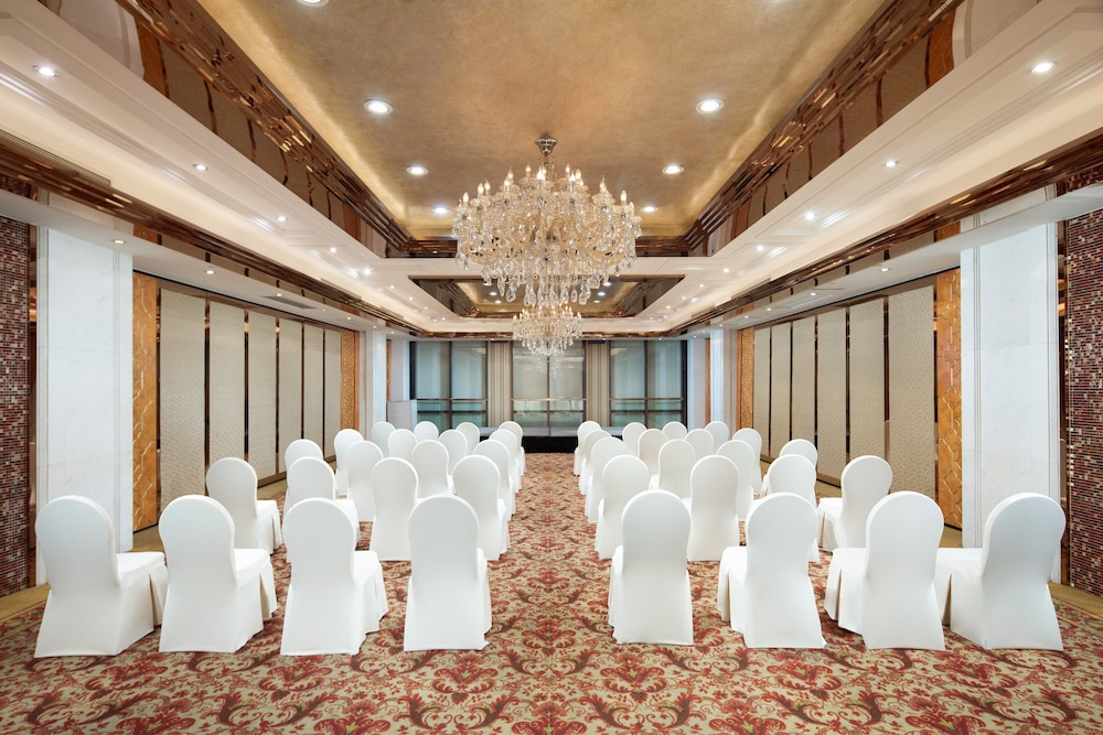 crowne plaza shanghai nanjing road by ihg