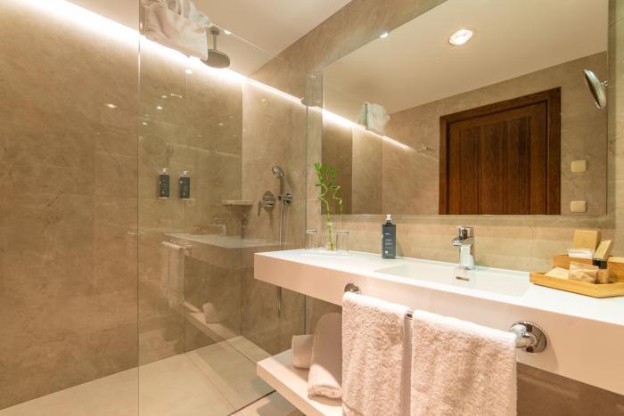 cm mallorca palace only adults