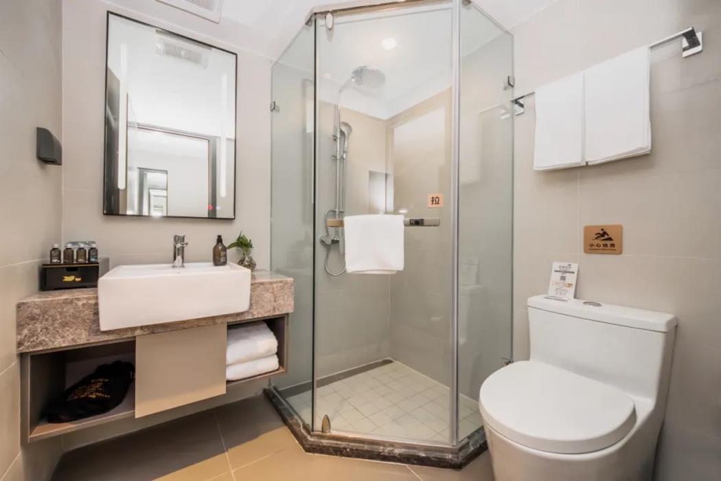 home inn selected hotel shanghai pudong lujiazui oriental pearl store