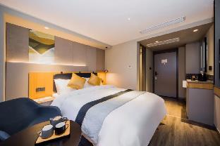 home inn selected hotel shanghai pudong lujiazui oriental pearl store