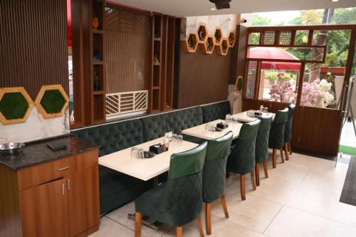 treebo lemon wood suites