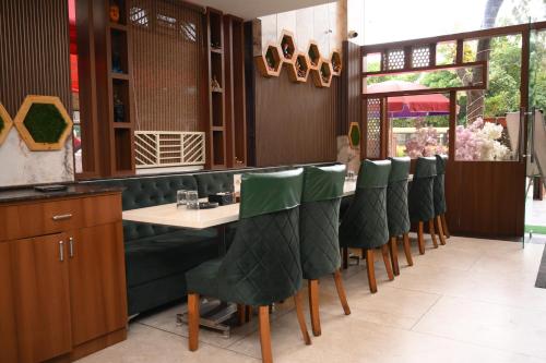 treebo lemon wood suites