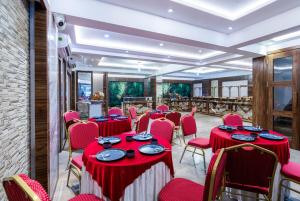 Treebo Lemon Wood Suites,Viman Nagar,3 star