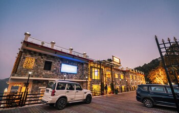 trideus mountain valley resort mussoorie