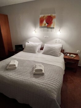 iolkos hotel apartments