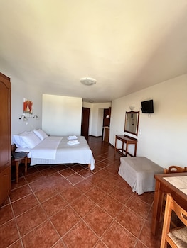 iolkos hotel apartments