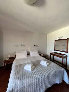 iolkos hotel apartments