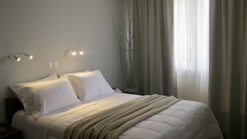 iolkos hotel apartments