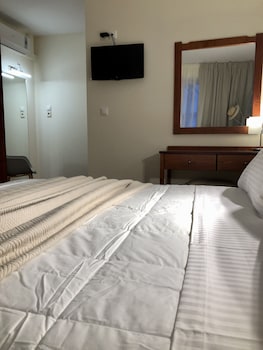 iolkos hotel apartments