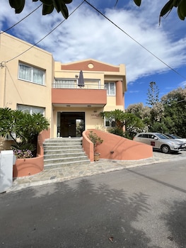 iolkos hotel apartments