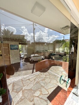 iolkos hotel apartments