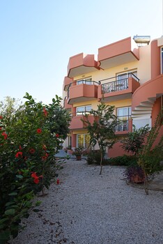 iolkos hotel apartments