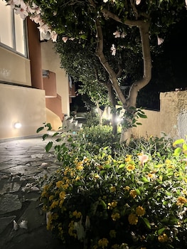 iolkos hotel apartments