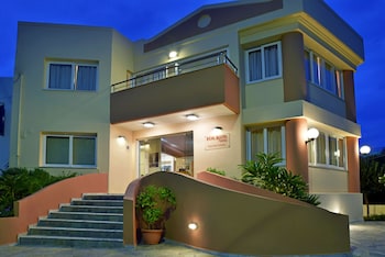 iolkos hotel apartments