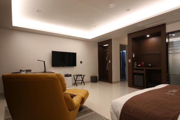hotel js