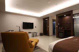 hotel js