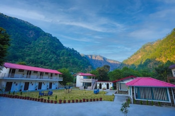 nature sprint resort by the river