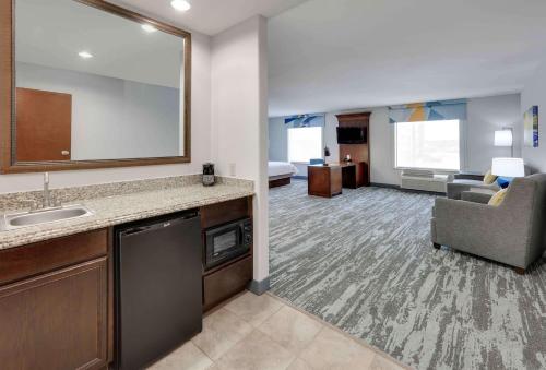 hampton inn and suites dallas arlington south