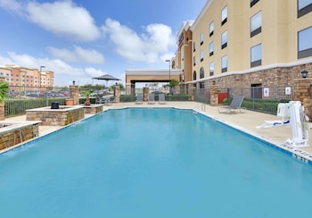 hampton inn and suites dallas arlington south