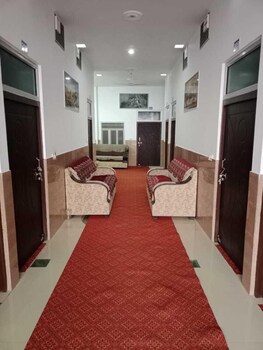 Hotel Mallard Rainbow,Gauri Shankar Colony,2 star