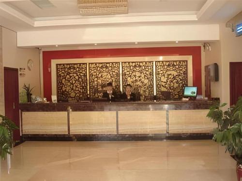 greentree inn linyi bus station