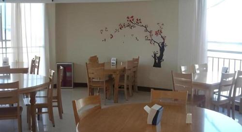greentree inn linyi bus station