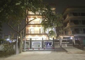 Hotel La Mirage,Sector 70,3 star