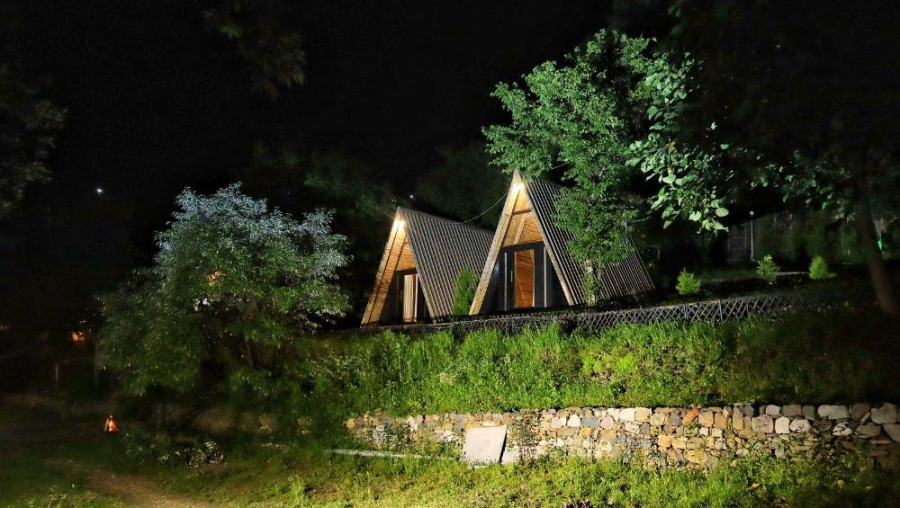 arahnyam pool side cafe and resort