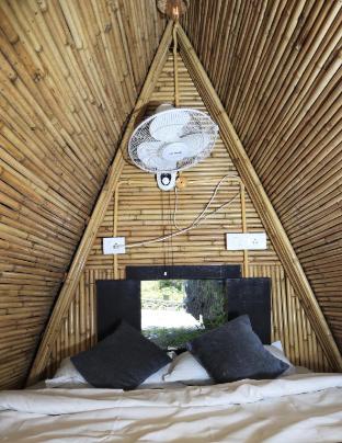 arahnyam pool side cafe and resort