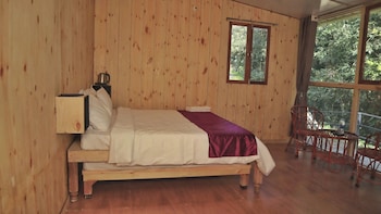 arahnyam pool side cafe and resort