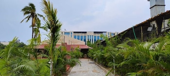 Omr Grand Inn,Thiruporur,3 star