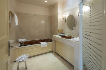 Le Relais De La Poste,Landes>>Biarritz,4 star