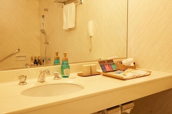 rembrandt hotel ebina