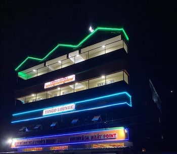 Tango Hotel,Nakuru>>Aberdare National Park,3 star