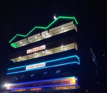 Tango Hotel,Nakuru>>Aberdare National Park,3 star