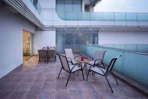 regenta suites gurugram sector 49 sohna road