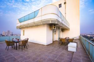 regenta suites gurugram sector 49 sohna road