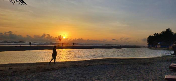 sinq beach morjim