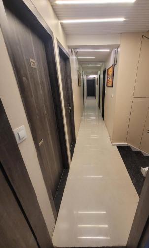 hotel heritage near trade center visa consulate bkc