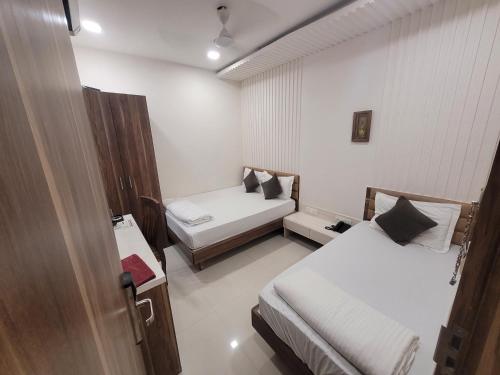 hotel heritage near trade center visa consulate bkc