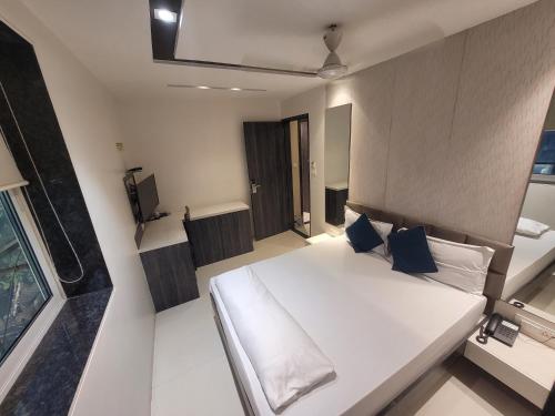 hotel heritage near trade center visa consulate bkc