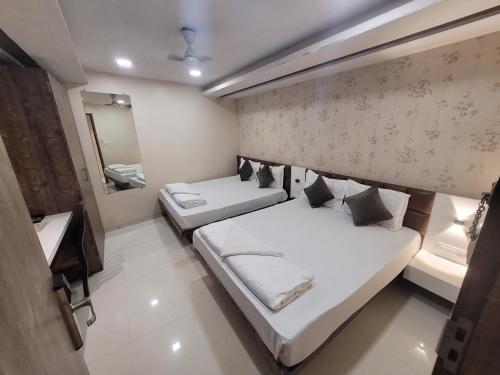 hotel heritage near trade center visa consulate bkc