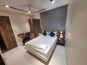 hotel heritage near trade center visa consulate bkc