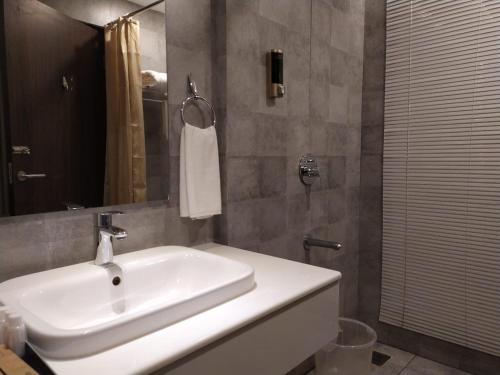 mothimahal residency thrissur