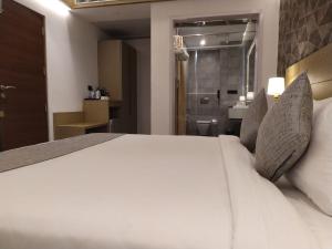 mothimahal residency thrissur