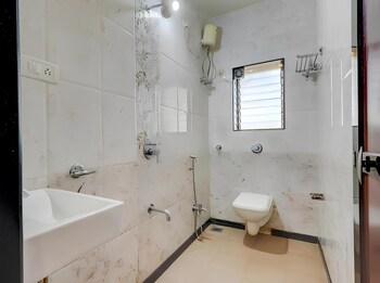 hotel 7seas by solara hospitality