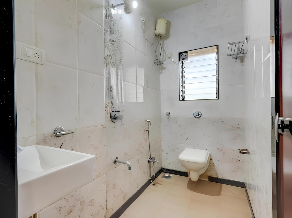 hotel 7seas by solara hospitality