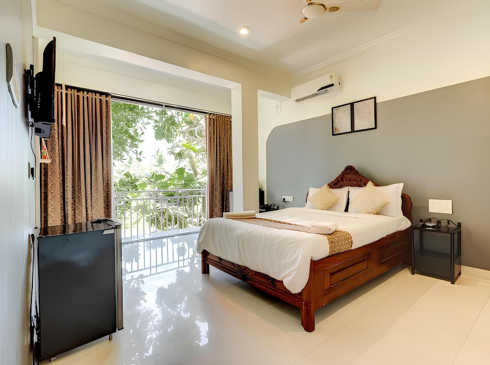 hotel 7seas by solara hospitality