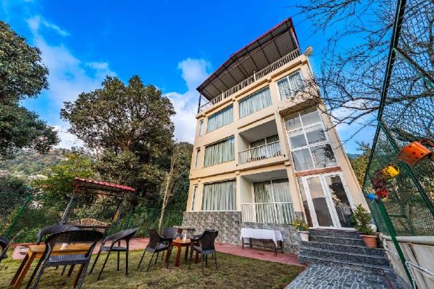 the himalayan monk hotel