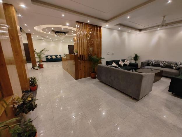 the himalayan monk hotel